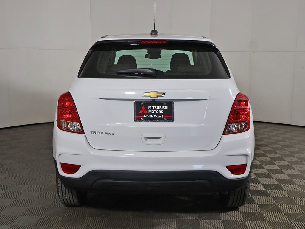 Used 2022 Chevrolet Trax LS AWD/4WD image 9