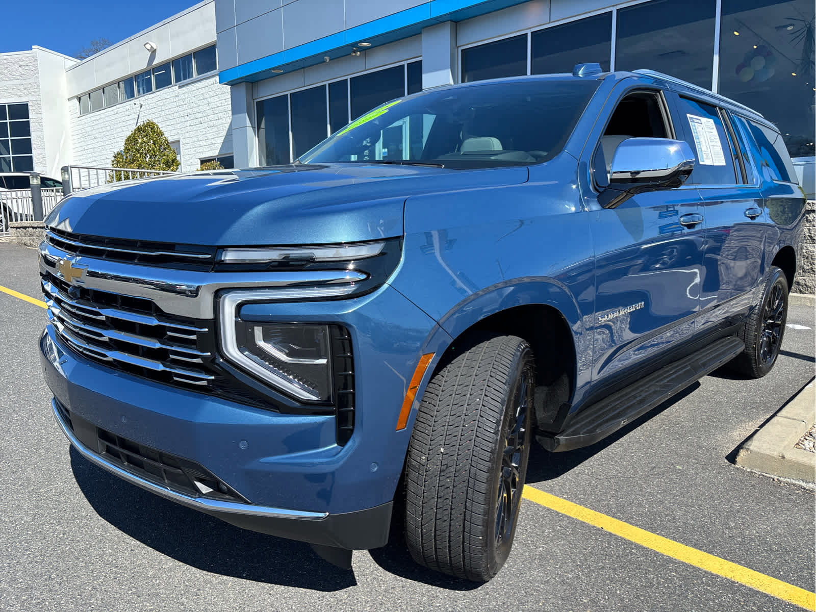 Certified 2025 Chevrolet Suburban Premier image 6