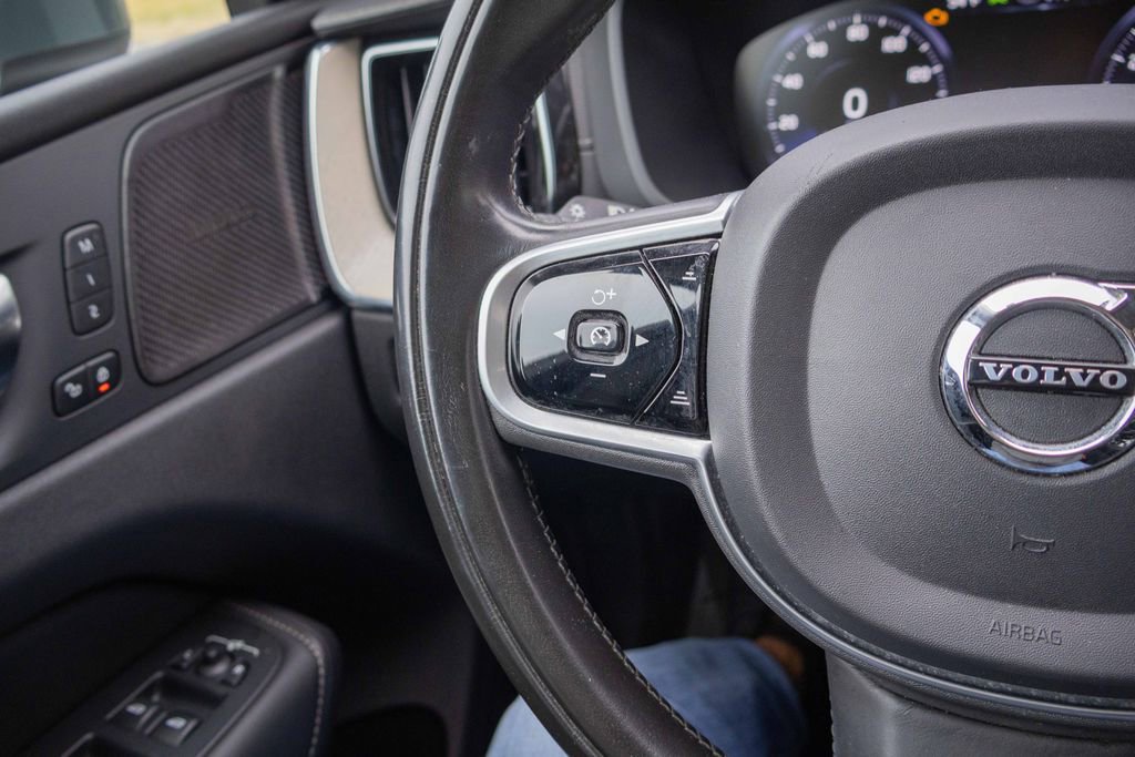 Used 2021 Volvo XC60 T5 Inscription w/ Protection Package Premier image 21