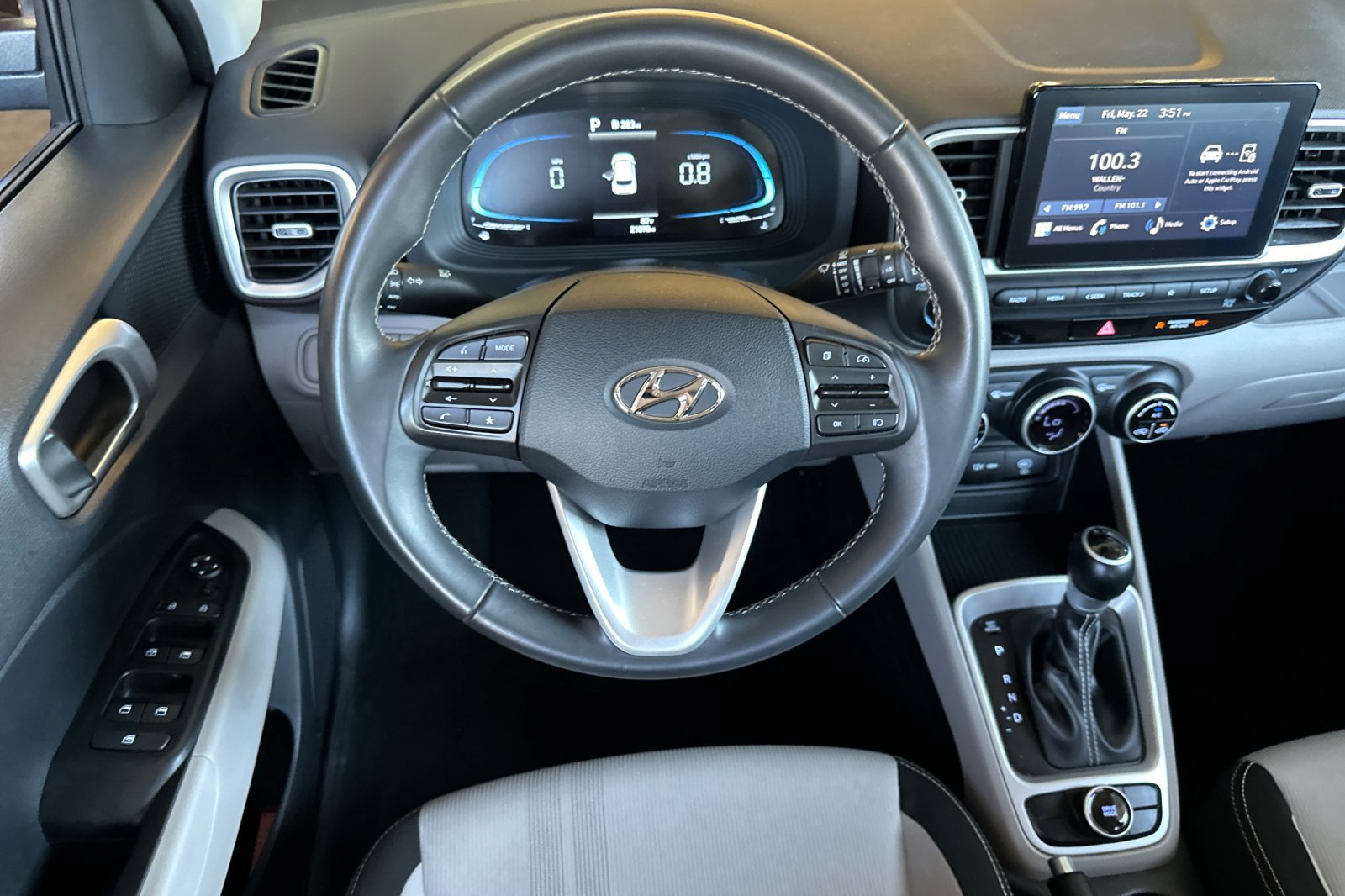 Certified 2025 Hyundai Venue SEL FWD image 14