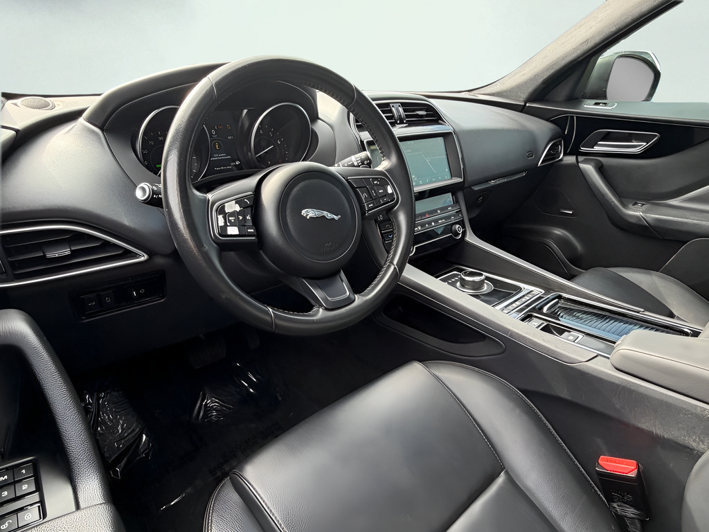 Used 2020 Jaguar F-PACE Premium AWD/4WD image 15