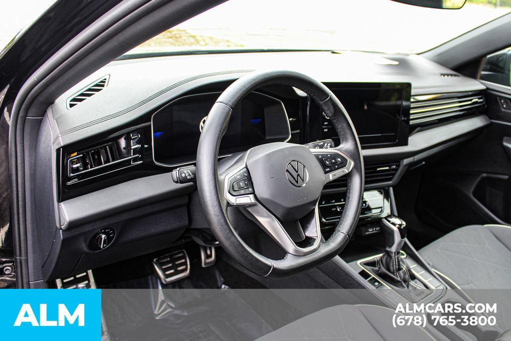 Used 2025 Volkswagen Jetta Sport FWD image 30