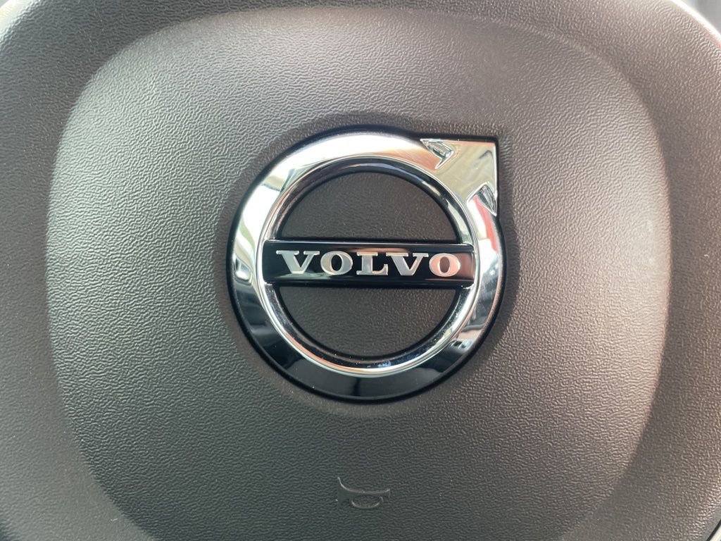 Certified 2023 Volvo XC60 B5 Plus w/ Climate Package image 39