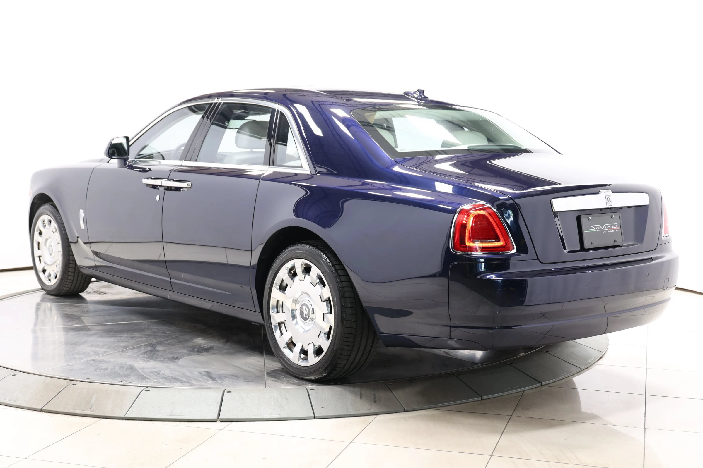 Used 2015 Rolls-Royce Ghost RWD image 67
