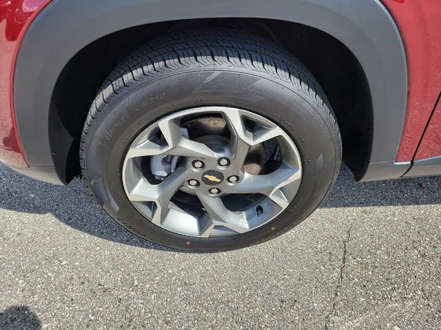 Used 2025 Chevrolet Trax LT FWD image 6