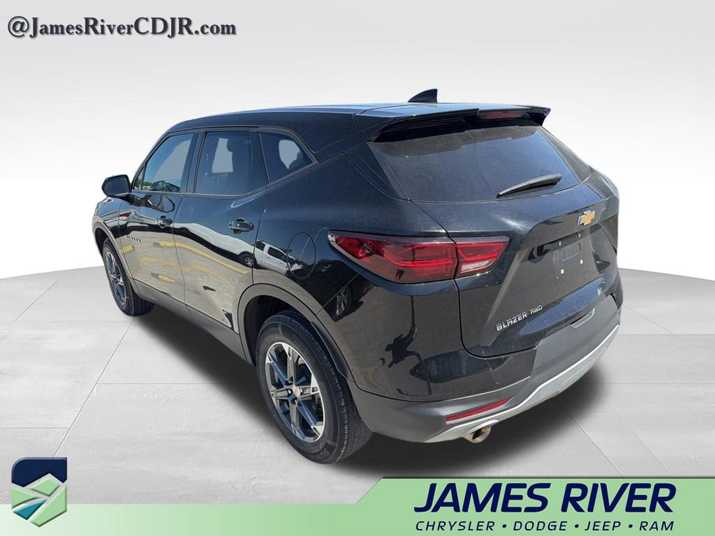 Used 2025 Chevrolet Blazer LT AWD/4WD image 6