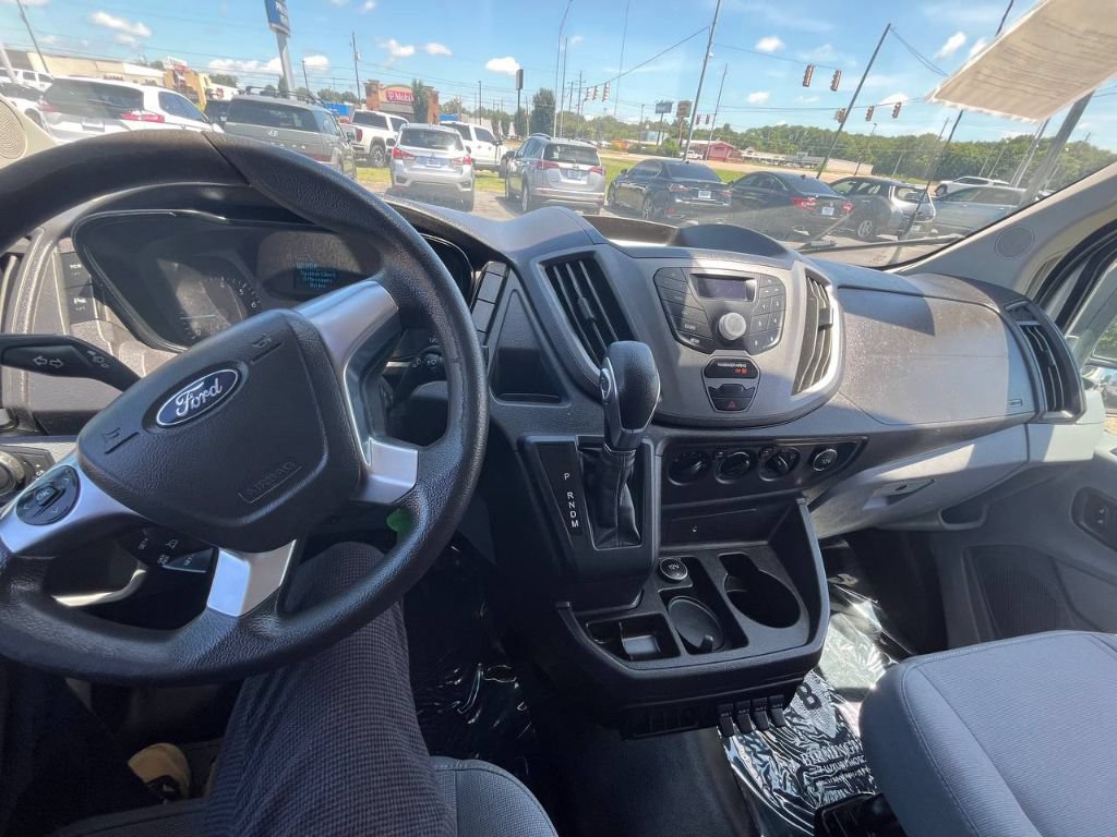 Used 2018 Ford Transit 250 148 Low Roof RWD image 5