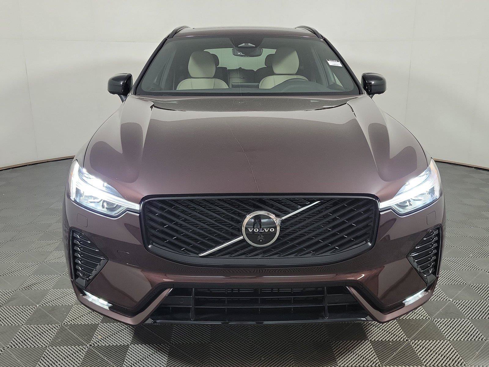 New 2026 Volvo XC60 B5 Plus w/ Climate Package AWD/4WD image 2