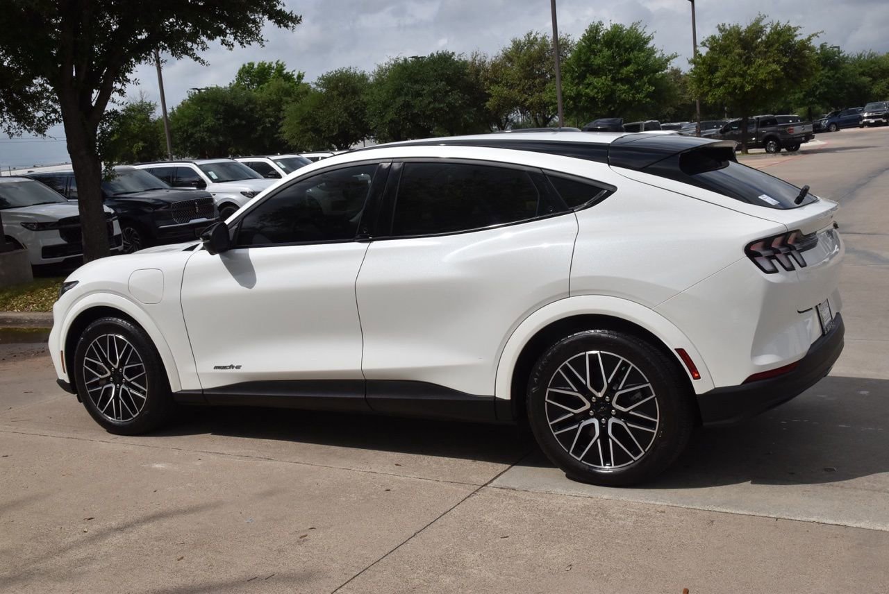 Certified 2025 Ford Mustang Mach-E Premium image 11