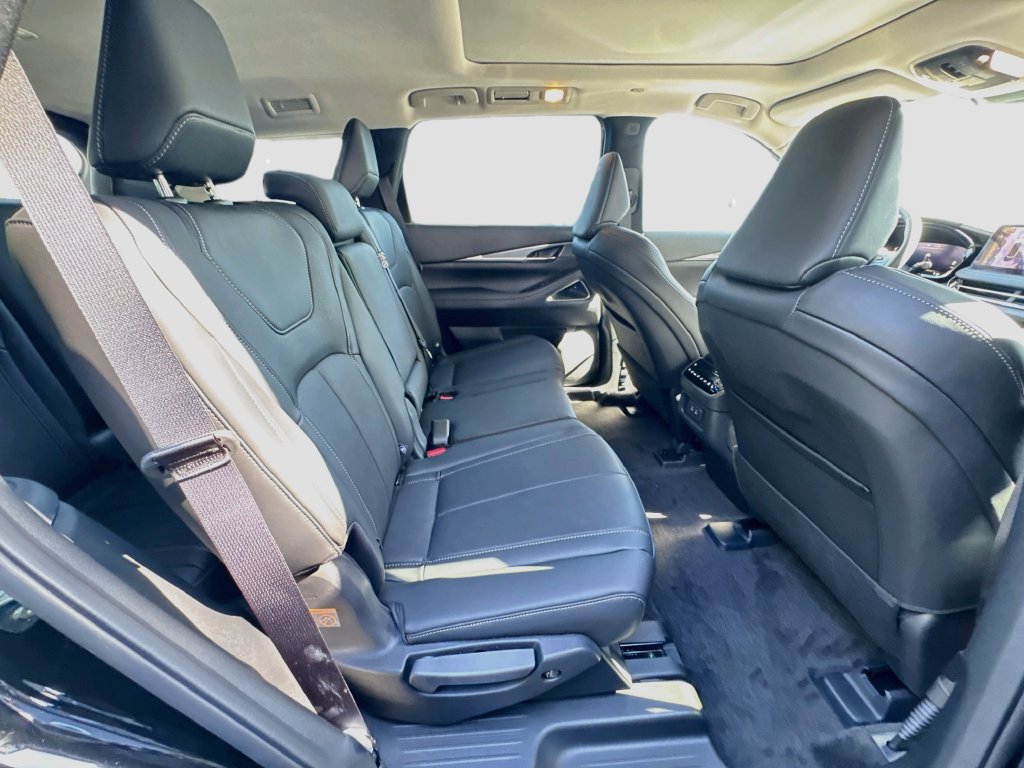 New 2027 INFINITI QX60 Luxe w/ Cargo Package FWD image 29