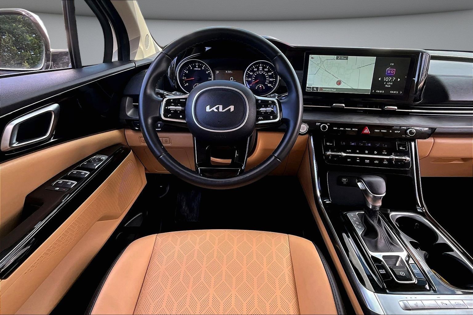 Used 2022 Kia Carnival EX FWD image 8