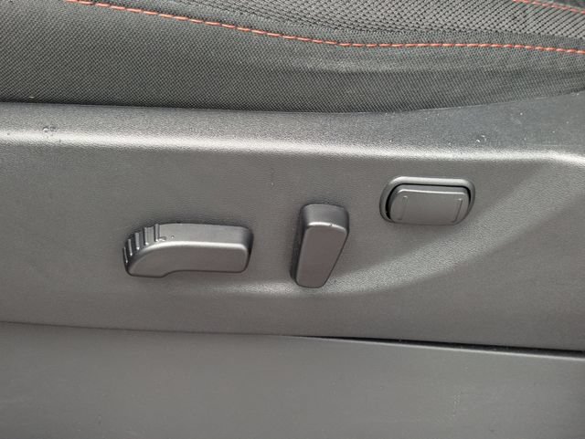 Used 2025 Nissan Frontier PRO-4X AWD/4WD image 16