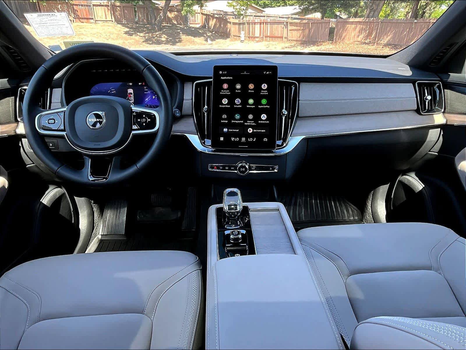 Used 2026 Volvo XC90 T8 Plus w/ Protection Package Premier image 17