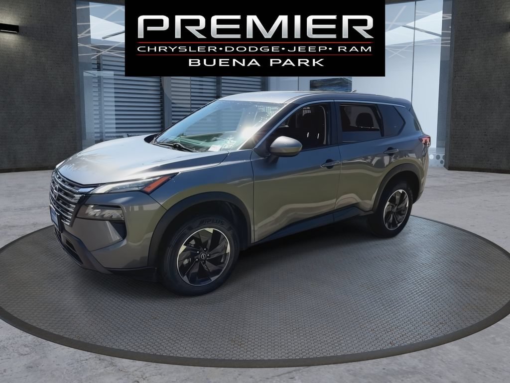 Used 2024 Nissan Rogue SV AWD/4WD image 4