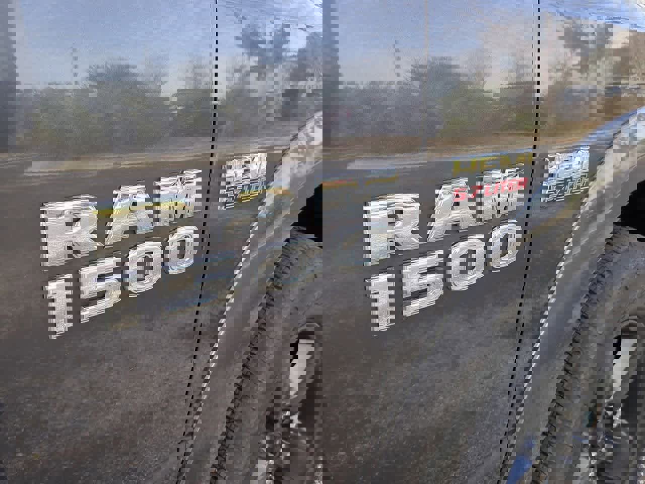 Used 2015 RAM 1500 Outdoorsman image 13