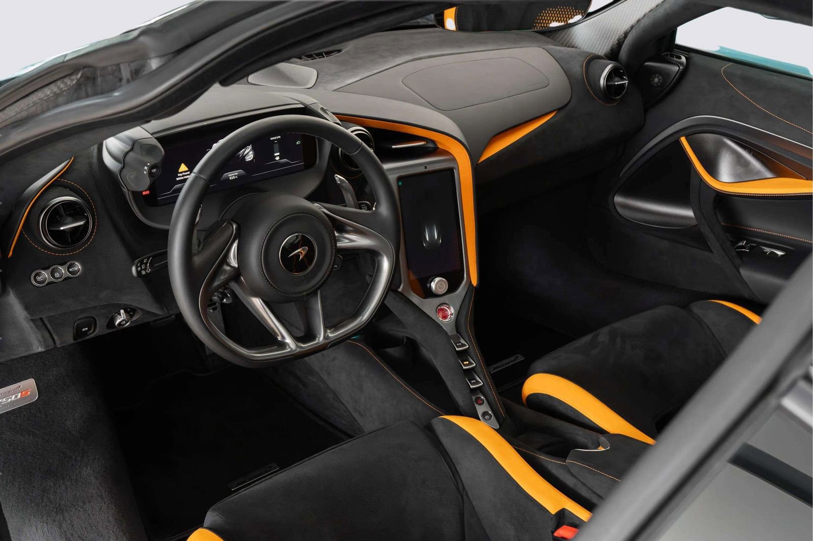 Used 2024 McLaren 750S RWD image 24