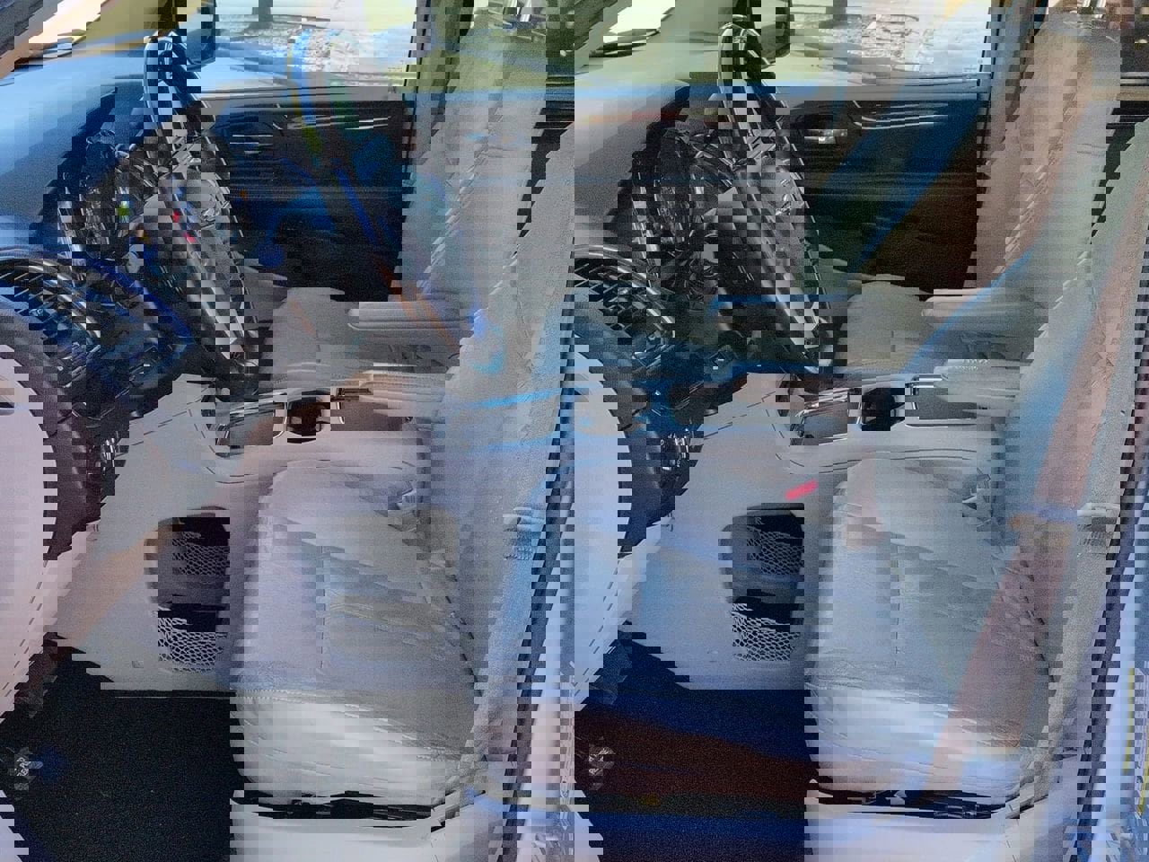 Used 2012 Chrysler Town & Country Limited image 18