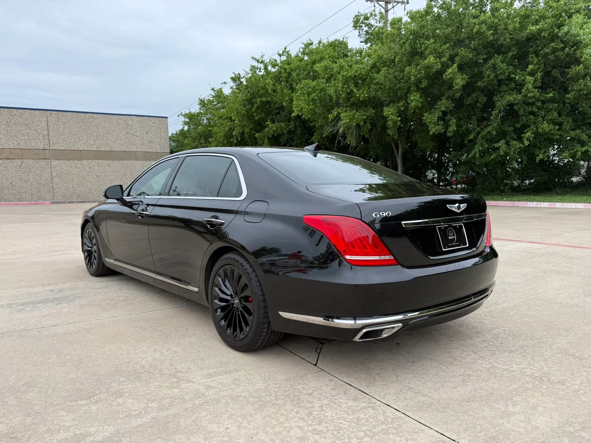 Used 2018 Genesis G90 5.0 Ultimate AWD/4WD image 4