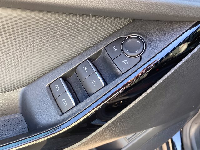 Certified 2025 Chevrolet Equinox RS w/ Safety and Technology Package AWD/4WD image 19
