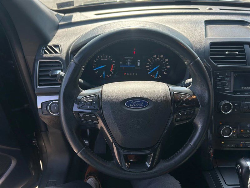 Used 2019 Ford Explorer XLT image 10