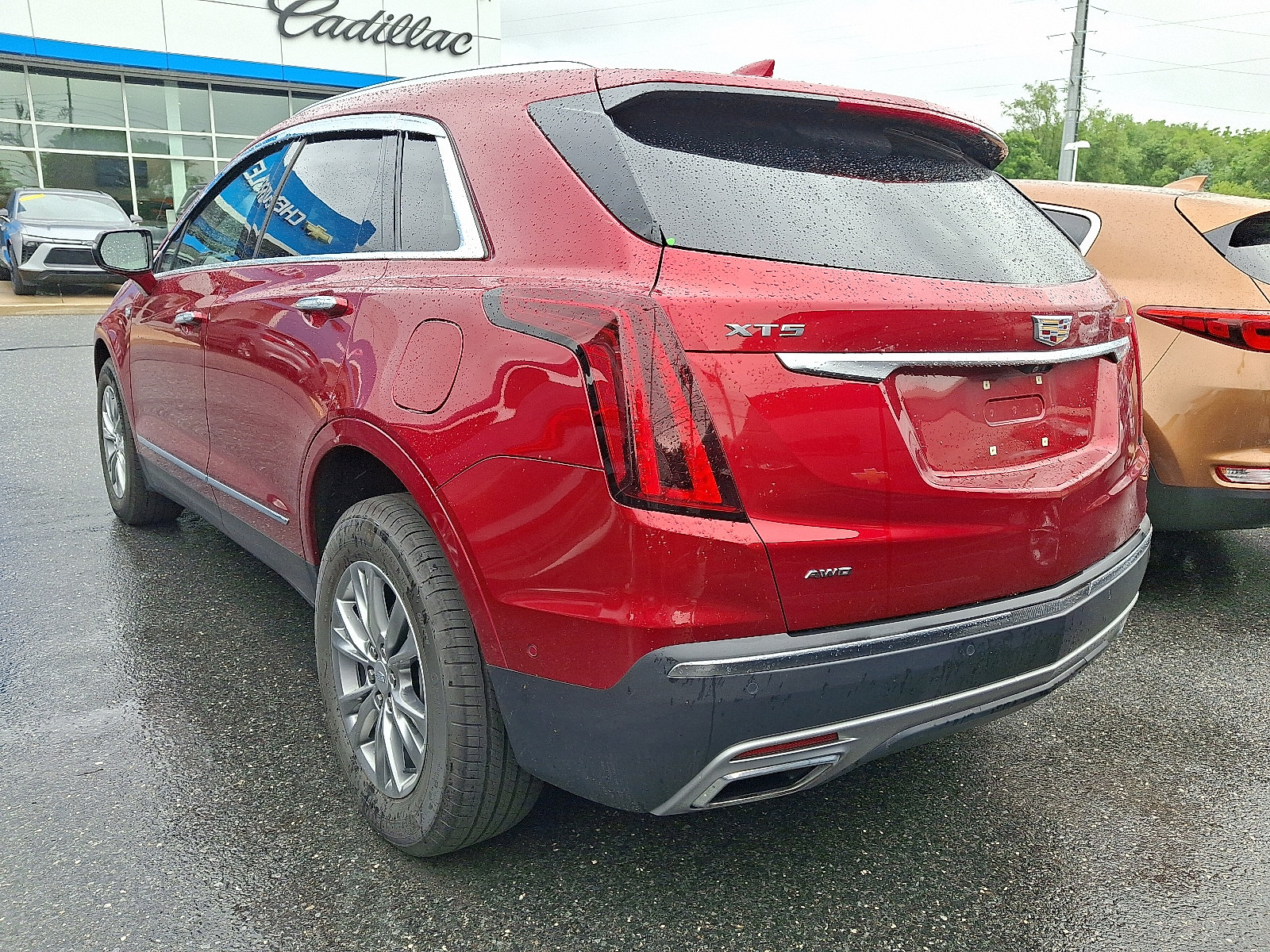 Certified 2022 Cadillac XT5 Premium Luxury w/ Technology Package AWD/4WD image 4