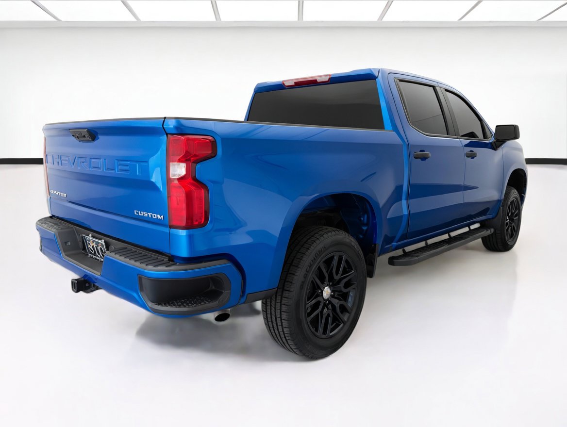 Used 2023 Chevrolet Silverado 1500 Custom RWD image 3