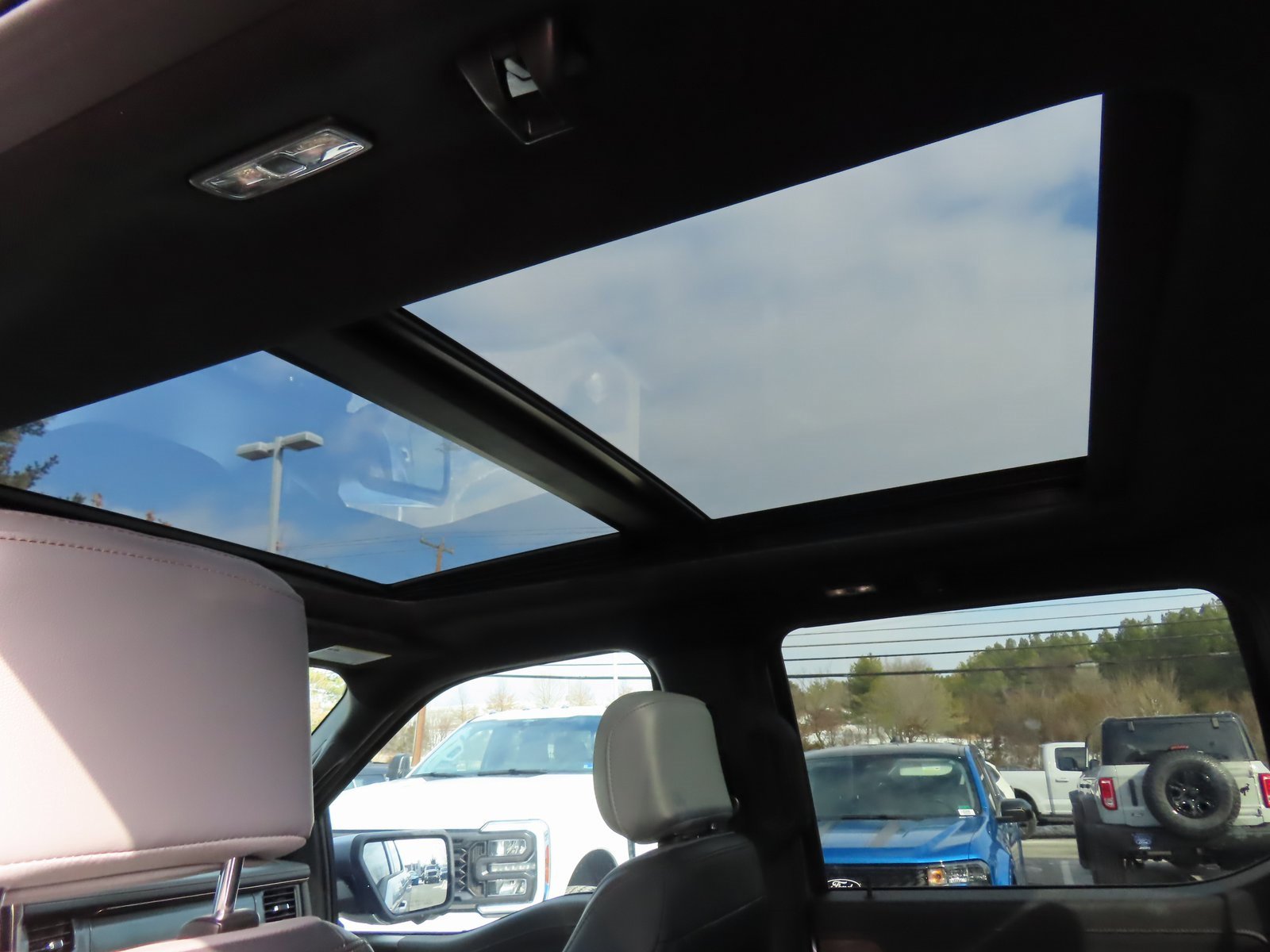 Used 2024 Ford F150 Lightning Lariat image 37