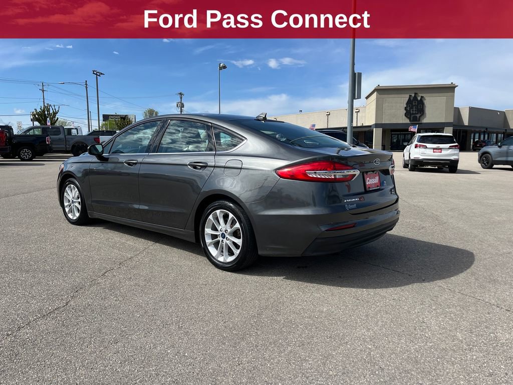 Used 2020 Ford Fusion SE FWD image 3