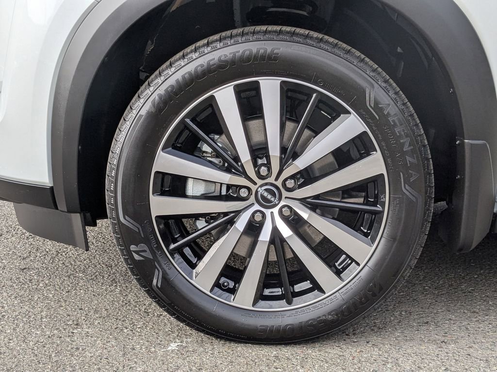 New 2025 Nissan Pathfinder Platinum w/ Cargo Package image 6