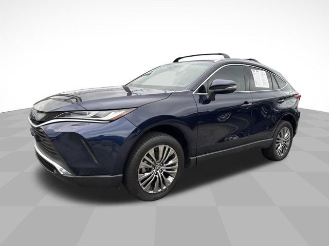Used 2023 Toyota Venza XLE AWD/4WD image 1