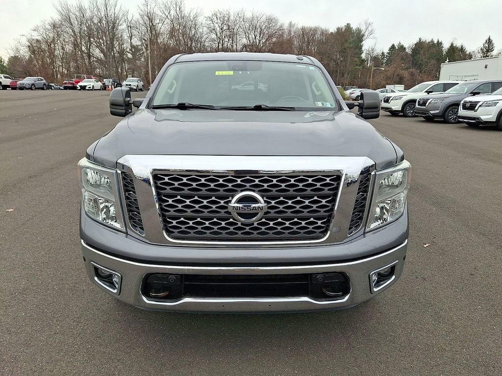 Used 2017 Nissan Titan SV image 2