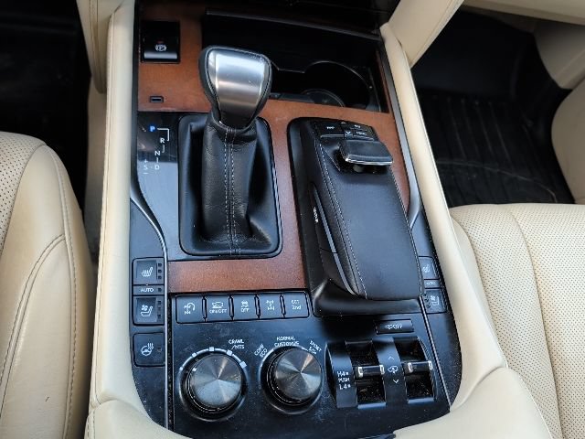 Used 2021 Lexus LX 570 4WD w/ Luxury Package image 20