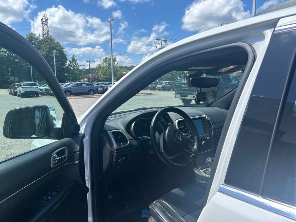 Used 2017 Jeep Grand Cherokee Limited AWD/4WD image 8