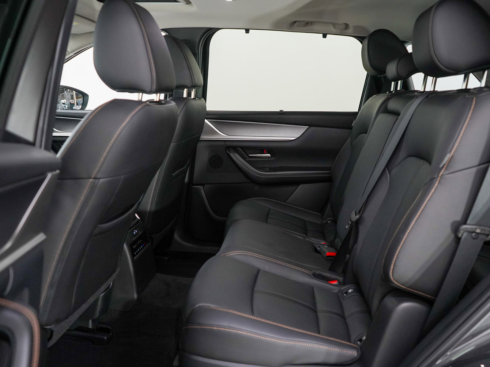 Certified 2024 MAZDA CX-90 Plug-In Hybrid w/ Preferred image 16