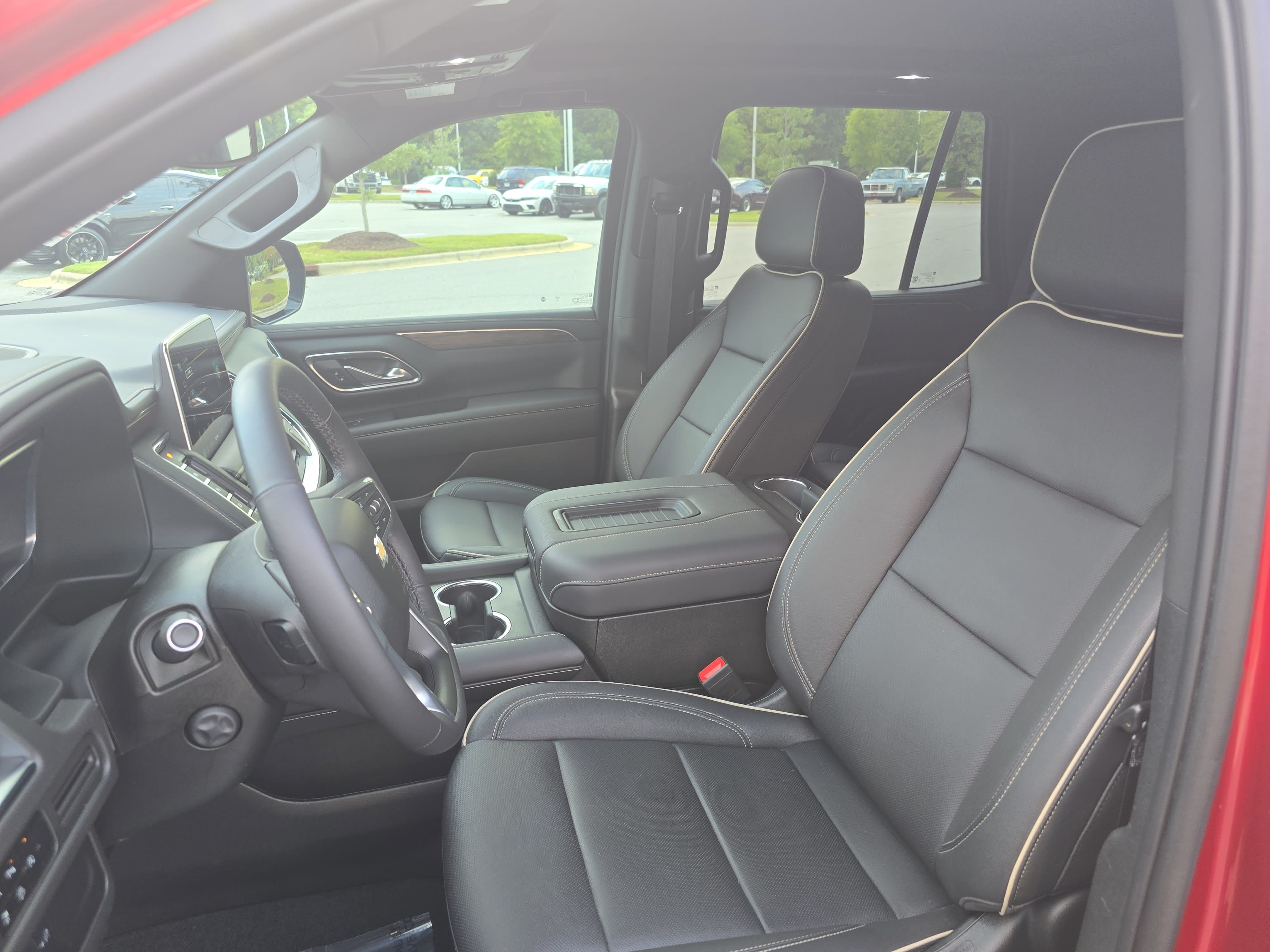Used 2023 Chevrolet Tahoe Premier AWD/4WD image 16