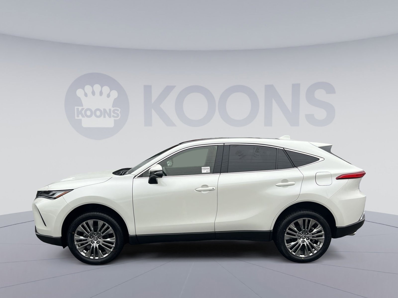 Used 2022 Toyota Venza Limited w/ Advanced Technology Package image 2