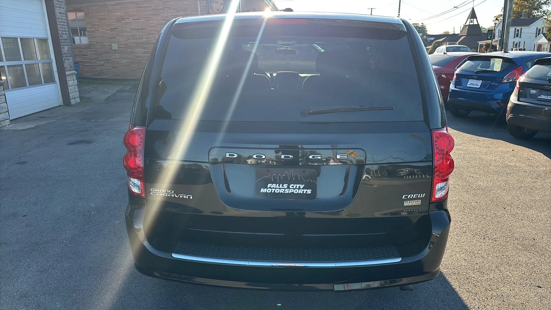 Used 2012 Dodge Grand Caravan Crew FWD image 13