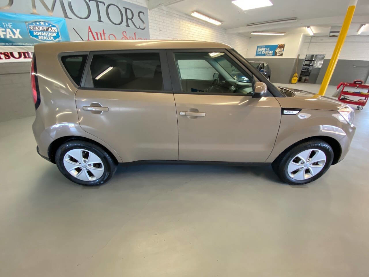 Used 2015 Kia Soul Base 4dr Crossover 6A FWD image 19