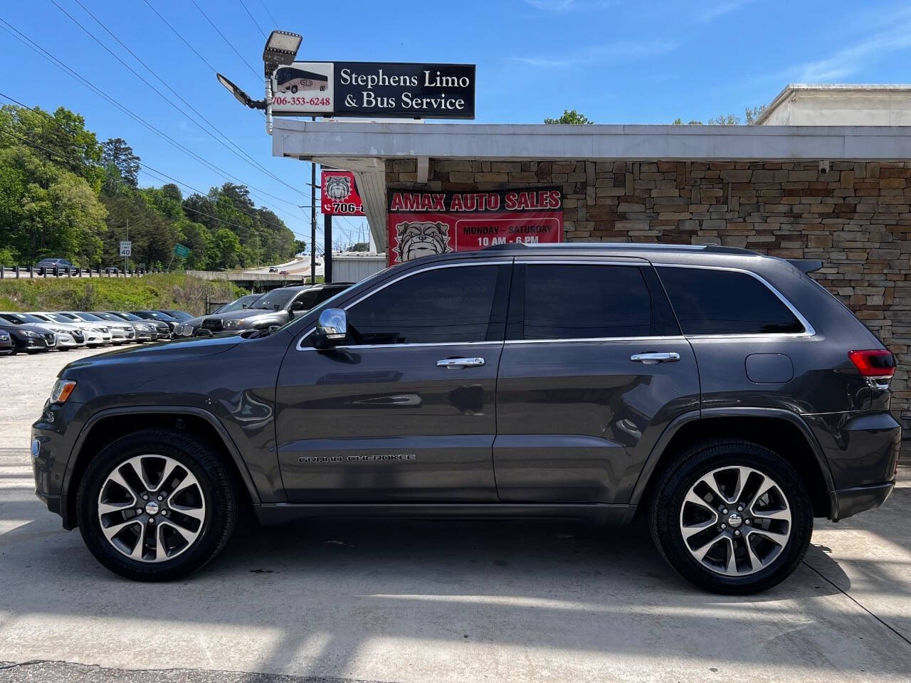 Used 2017 Jeep Grand Cherokee Overland w/ Jeep Active Safety Group AWD/4WD image 6