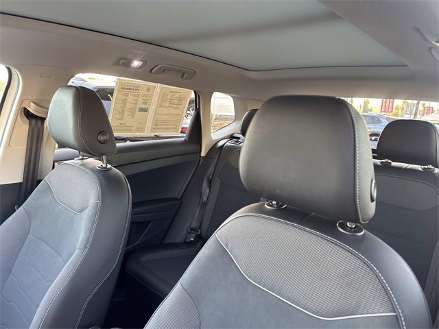 Used 2025 Volkswagen Taos SE image 22