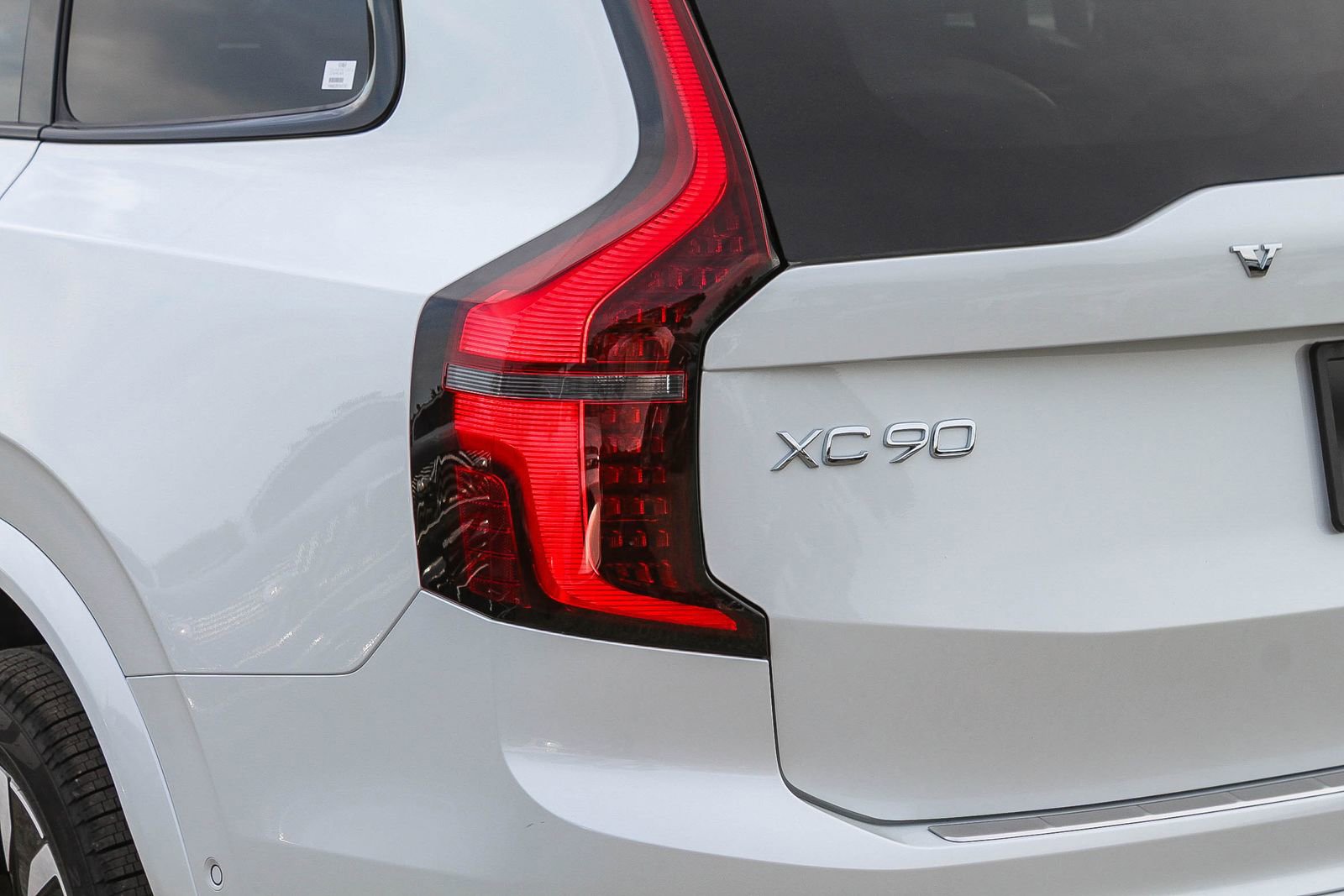 New 2026 Volvo XC90 T8 Ultra w/ Lounge Package image 9