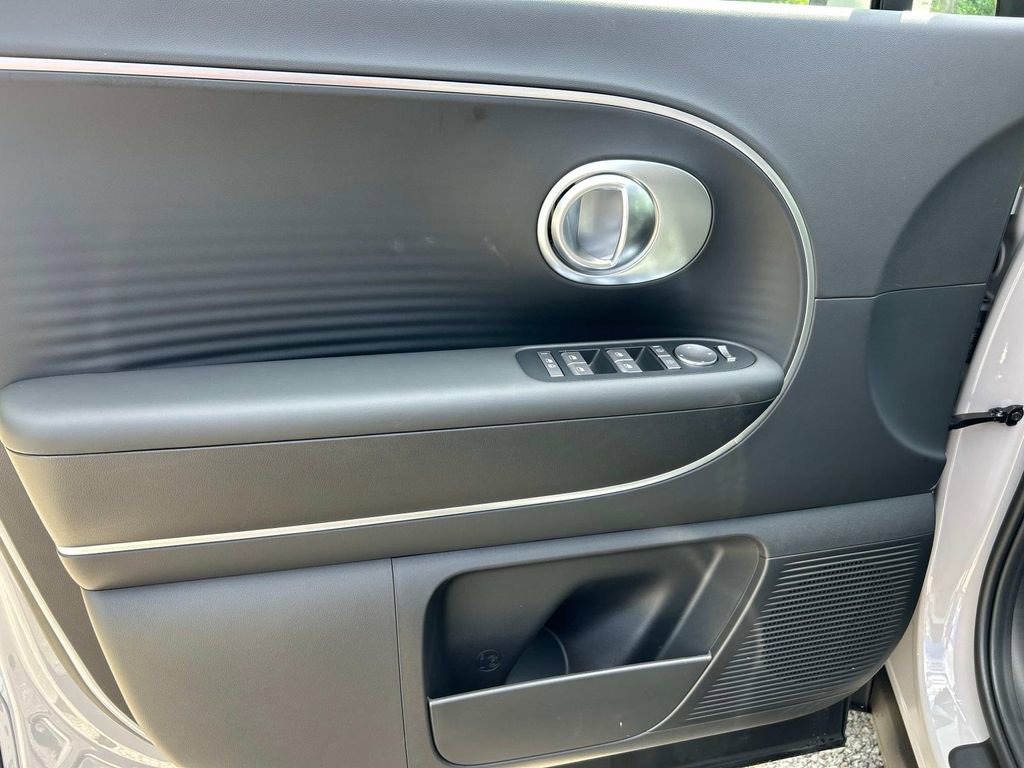 New 2026 Hyundai Ioniq 9 SE AWD/4WD image 17