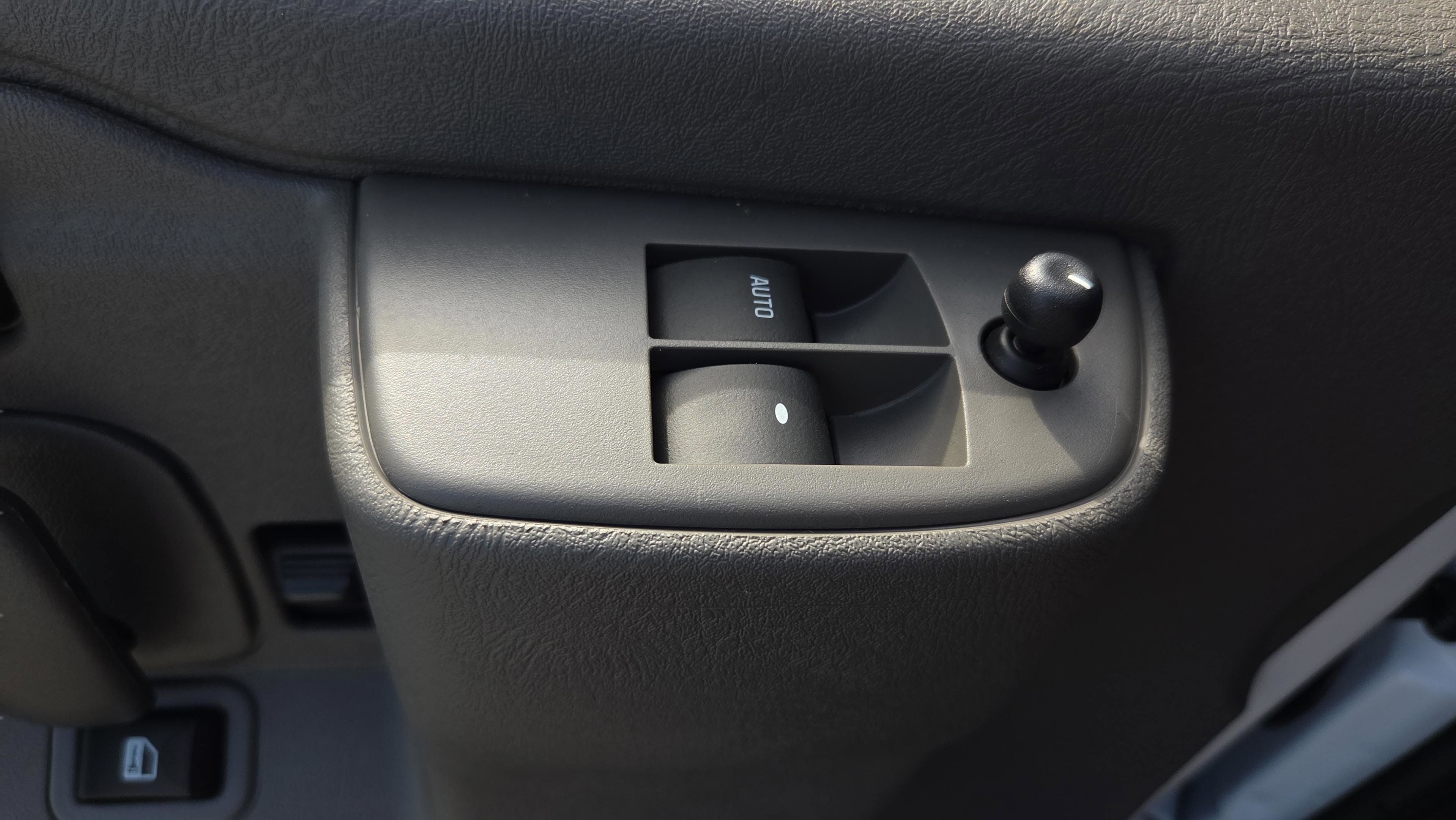 New 2026 Chevrolet Express 2500 LT w/ LT Preferred Equipment Group image 27