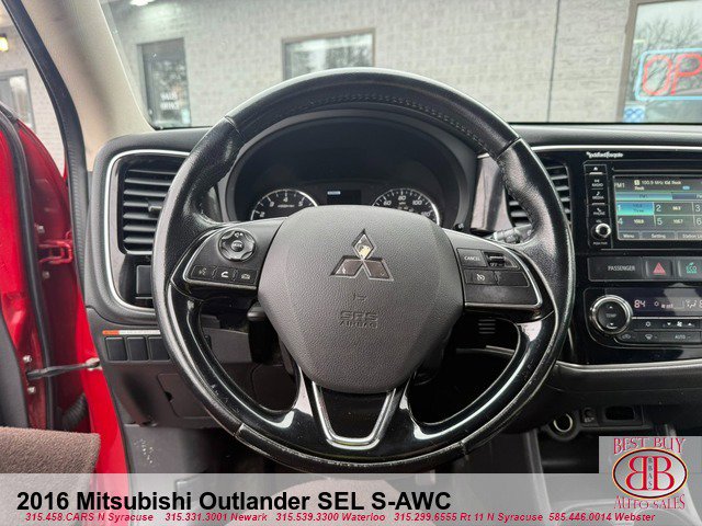 Used 2016 Mitsubishi Outlander SEL image 19