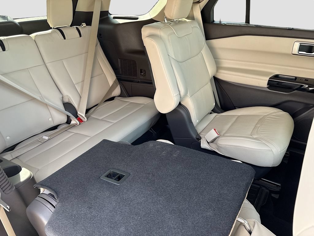 Used 2023 Ford Explorer Platinum w/ Technology Package AWD/4WD image 30