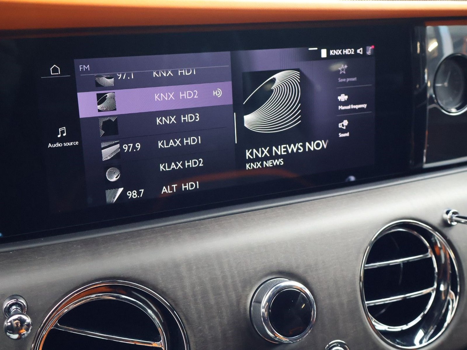 Used 2024 Rolls-Royce Spectre AWD/4WD image 16