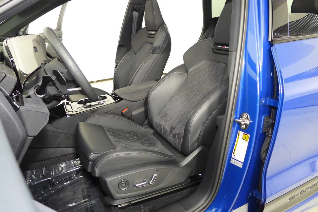 Used 2025 Audi SQ6 e-tron Premium Plus w/ Premium Plus AWD/4WD image 22