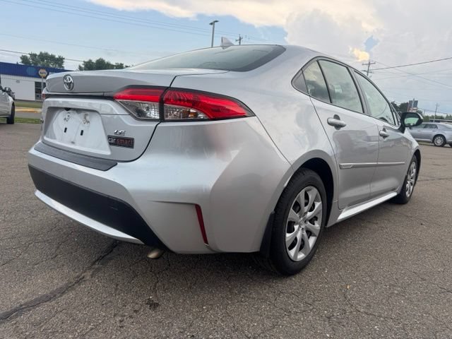 Used 2022 Toyota Corolla LE FWD image 7