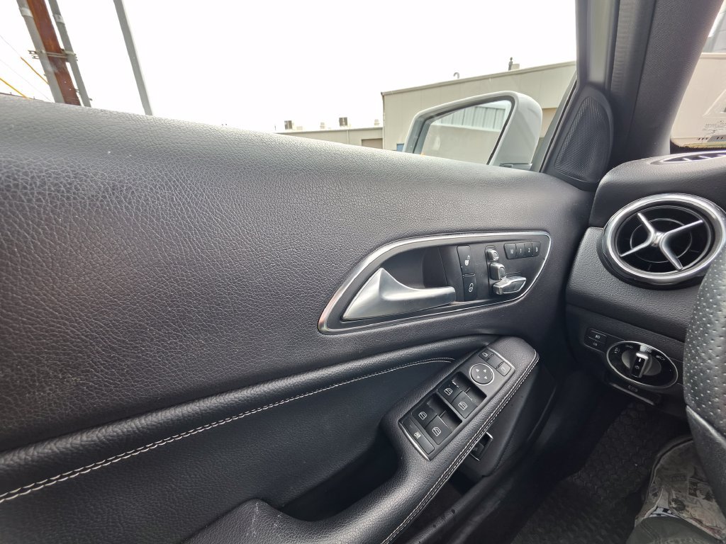 Used 2018 Mercedes-Benz GLA 250 4MATIC image 12