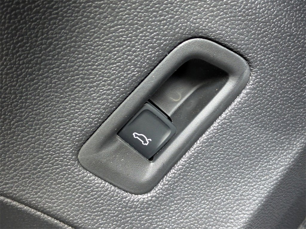 New 2026 Volkswagen Atlas Cross Sport SE image 29